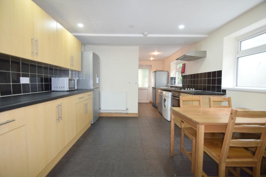 6 bed Detached for rent in Cardiff. From 2 Let 2 - Cardiff