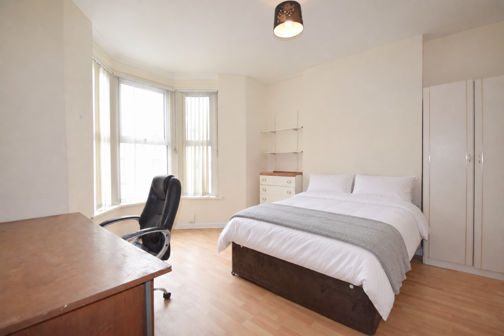 6 bed Detached for rent in Cardiff. From 2 Let 2 - Cardiff