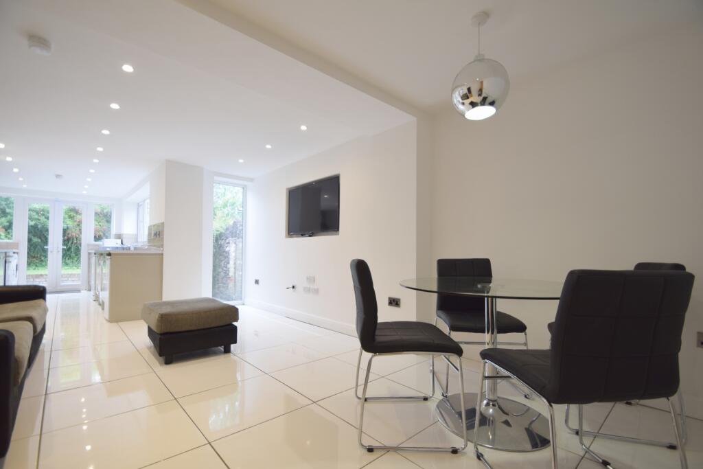 6 bed Detached for rent in Cardiff. From 2 Let 2 - Cardiff