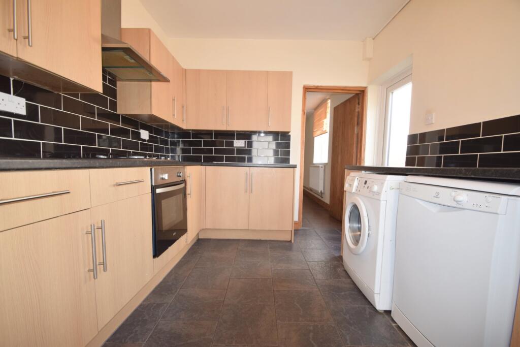 7 bed Detached for rent in Cardiff. From 2 Let 2 - Cardiff