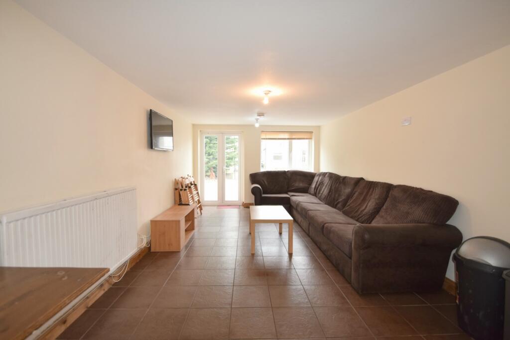 7 bed Detached for rent in Cardiff. From 2 Let 2 - Cardiff