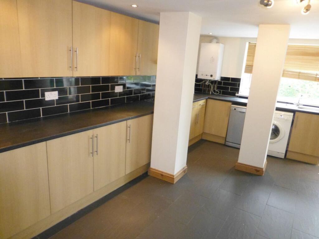 7 bed Detached for rent in Cardiff. From 2 Let 2 - Cardiff