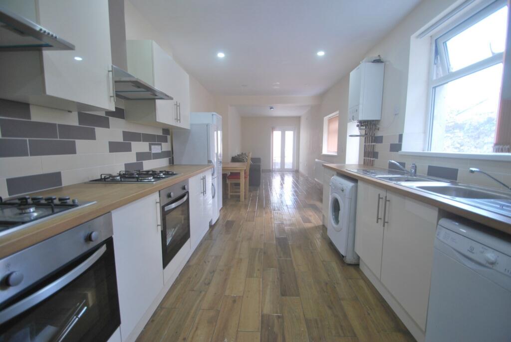 8 bed Detached for rent in Cardiff. From 2 Let 2 - Cardiff