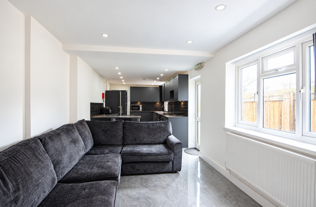 7 bed Detached for rent in Cardiff. From 2 Let 2 - Cardiff