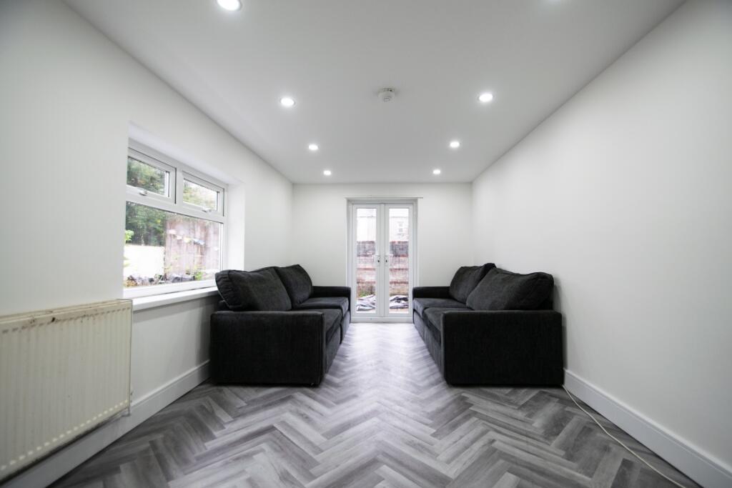 8 bed Detached for rent in Cardiff. From 2 Let 2 - Cardiff