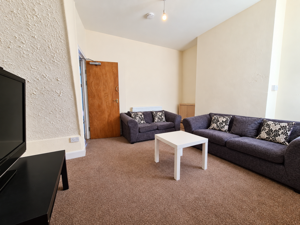 4 bed Detached for rent in Cardiff. From 2 Let 2 - Cardiff