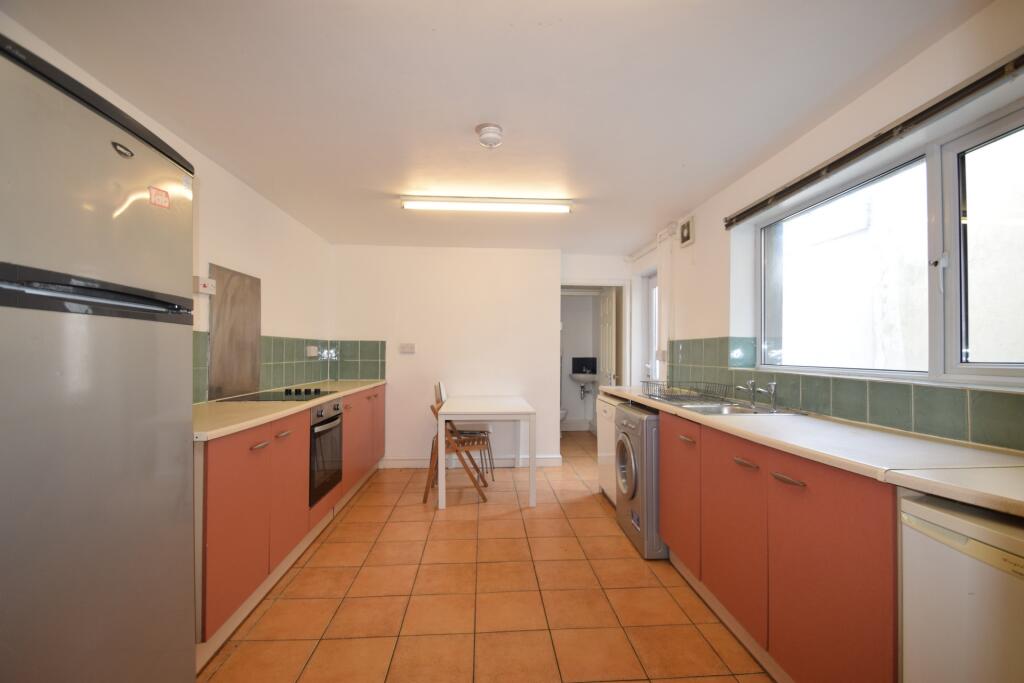 5 bed Detached for rent in Cardiff. From 2 Let 2 - Cardiff