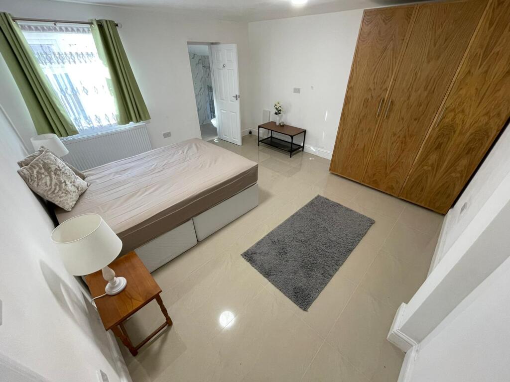 0 bed House Share for rent in Ilford. From Hetheringtons - Lettings - South Woodford 0 bed House Share for rent in Ilford. From Hetheringtons - Lettings - South Woodford