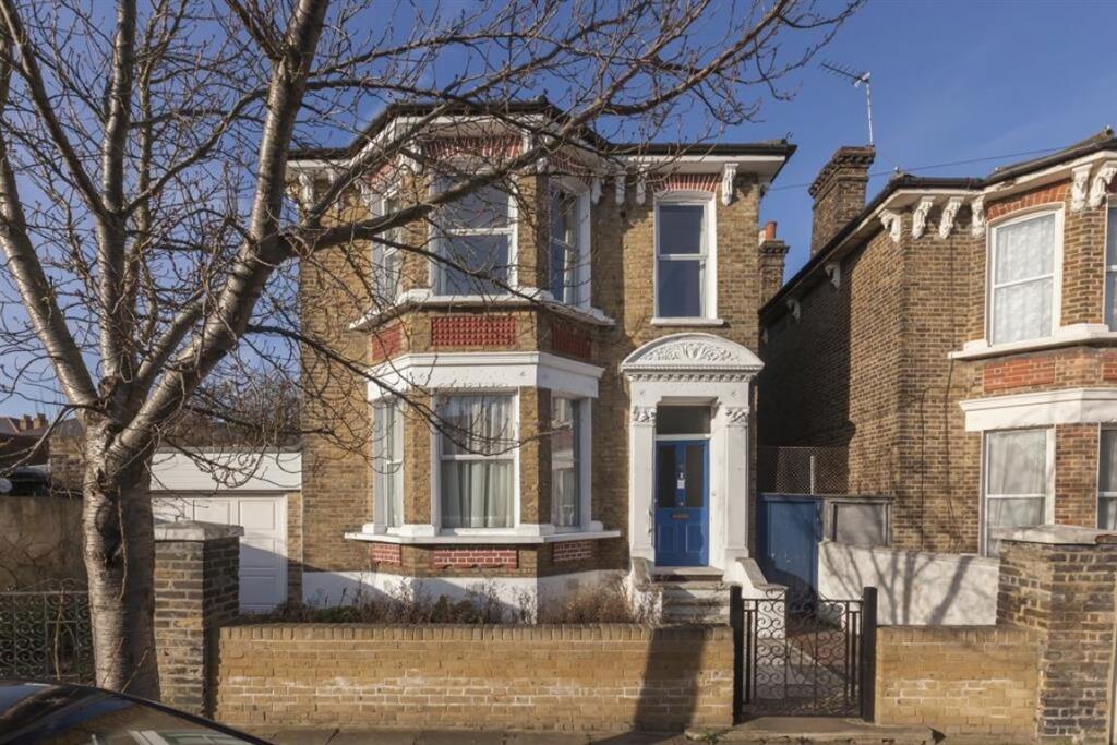 6 bed Detached for rent in Deptford. From Dexters - New Cross