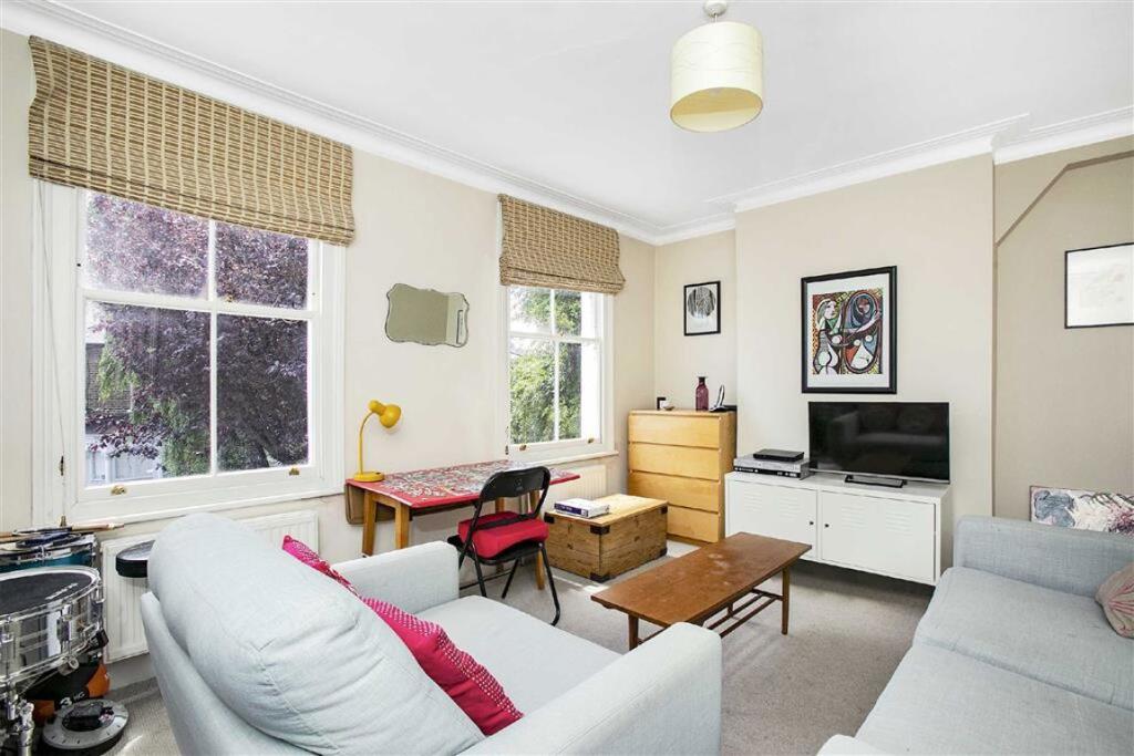 1 bed 1st Floor Flat for rent in Deptford. From Dexters - New Cross