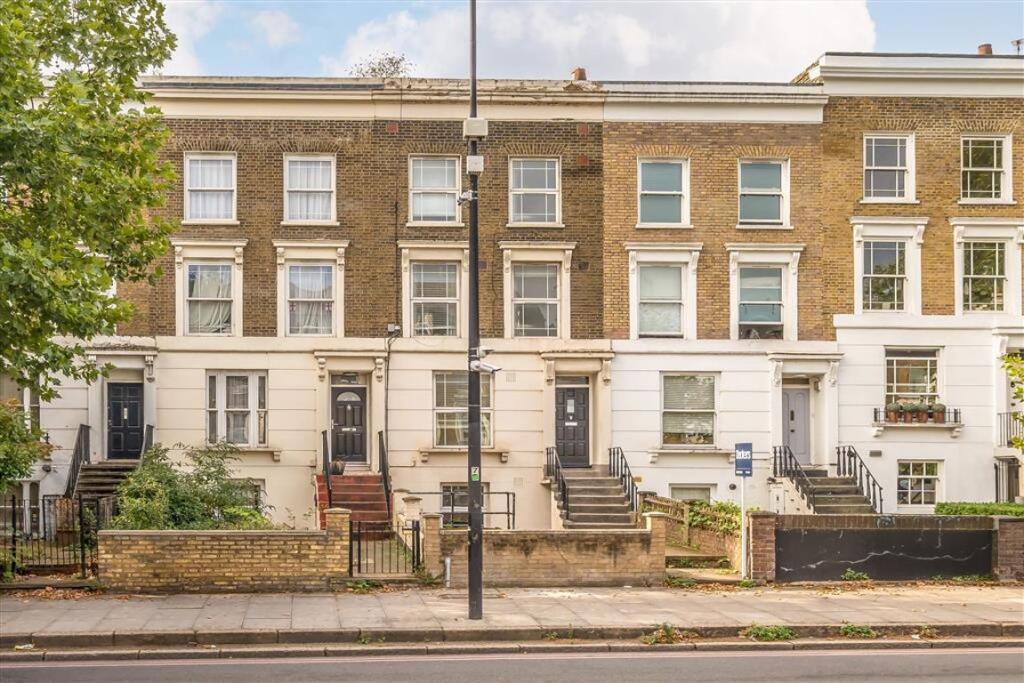 6 bed Mid Terraced House for rent in Deptford. From Dexters - New Cross