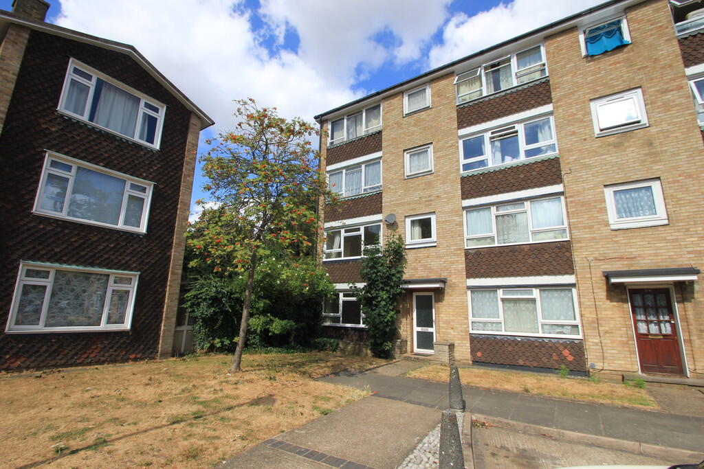 4 bed Apartment for rent in Kingston upon Thames. From Greenfield Estate Agents - Surbiton 4 bed Apartment for rent in Kingston upon Thames. From Greenfield Estate Agents - Surbiton