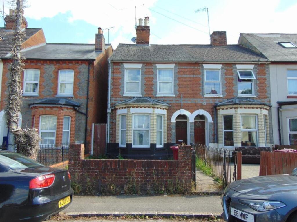 4 bed Mid Terraced House for rent in Reading. From Davis Tate - Reading