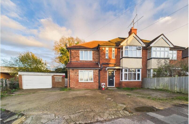 1 bed House Share for rent in Burghfield. From Davis Tate - Reading 1 bed House Share for rent in Burghfield. From Davis Tate - Reading