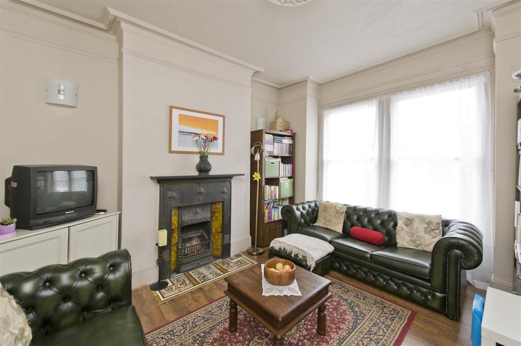 3 bed Annexe for rent in London. From Lawson Rutter 3 bed Annexe for rent in London. From Lawson Rutter