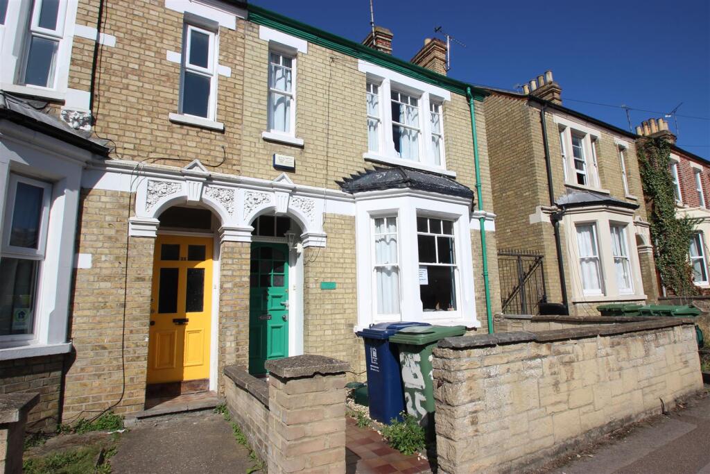 5 bed Detached for rent in Sandford-on-Thames. From North Oxford Property Service - Oxford 5 bed Detached for rent in Sandford-on-Thames. From North Oxford Property Service - Oxford