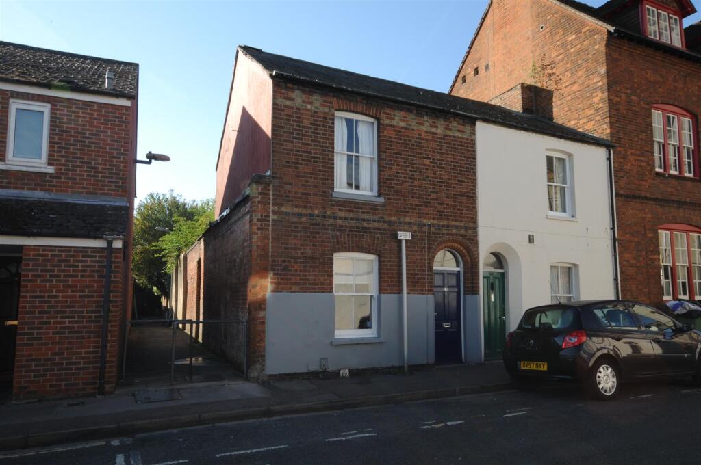 3 bed Detached for rent in Wolvercote. From North Oxford Property Service - Oxford