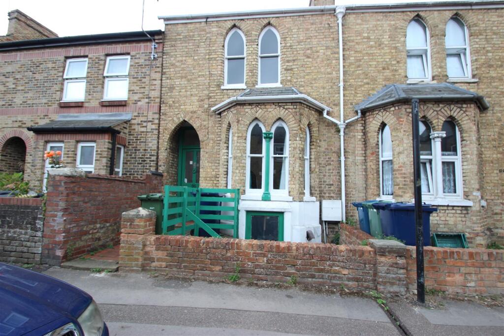 4 bed Detached for rent in Sandford-on-Thames. From North Oxford Property Service - Oxford 4 bed Detached for rent in Sandford-on-Thames. From North Oxford Property Service - Oxford