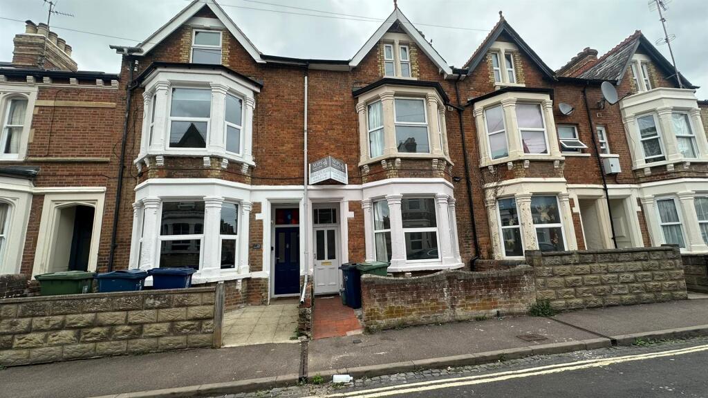 6 bed Detached for rent in Sandford-on-Thames. From North Oxford Property Service - Oxford 6 bed Detached for rent in Sandford-on-Thames. From North Oxford Property Service - Oxford