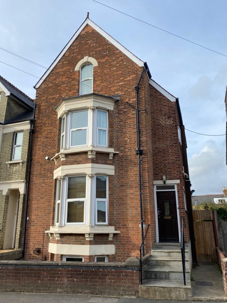 6 bed Detached for rent in Sandford-on-Thames. From North Oxford Property Service - Oxford 6 bed Detached for rent in Sandford-on-Thames. From North Oxford Property Service - Oxford