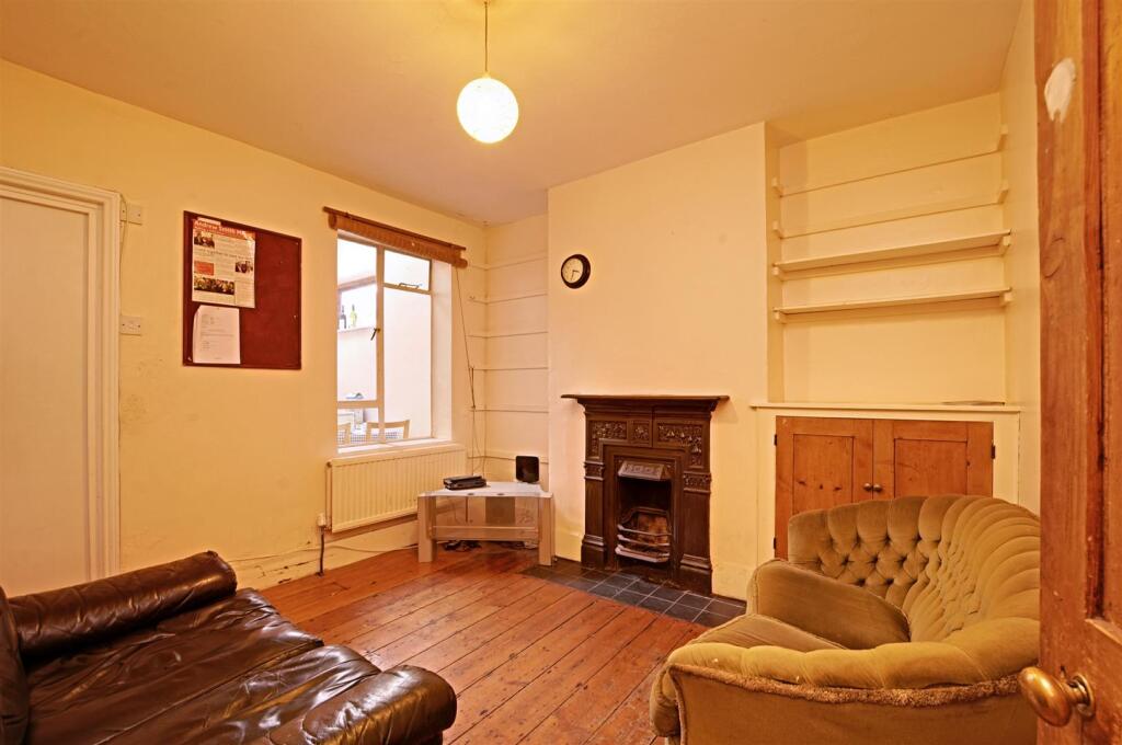 4 bed Detached for rent in Oxford. From North Oxford Property Service - Oxford
