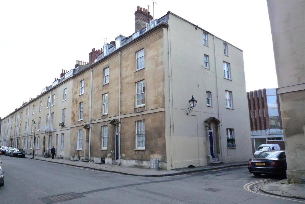 4 bed 1st Floor Flat for rent in Oxford. From North Oxford Property Service - Oxford
