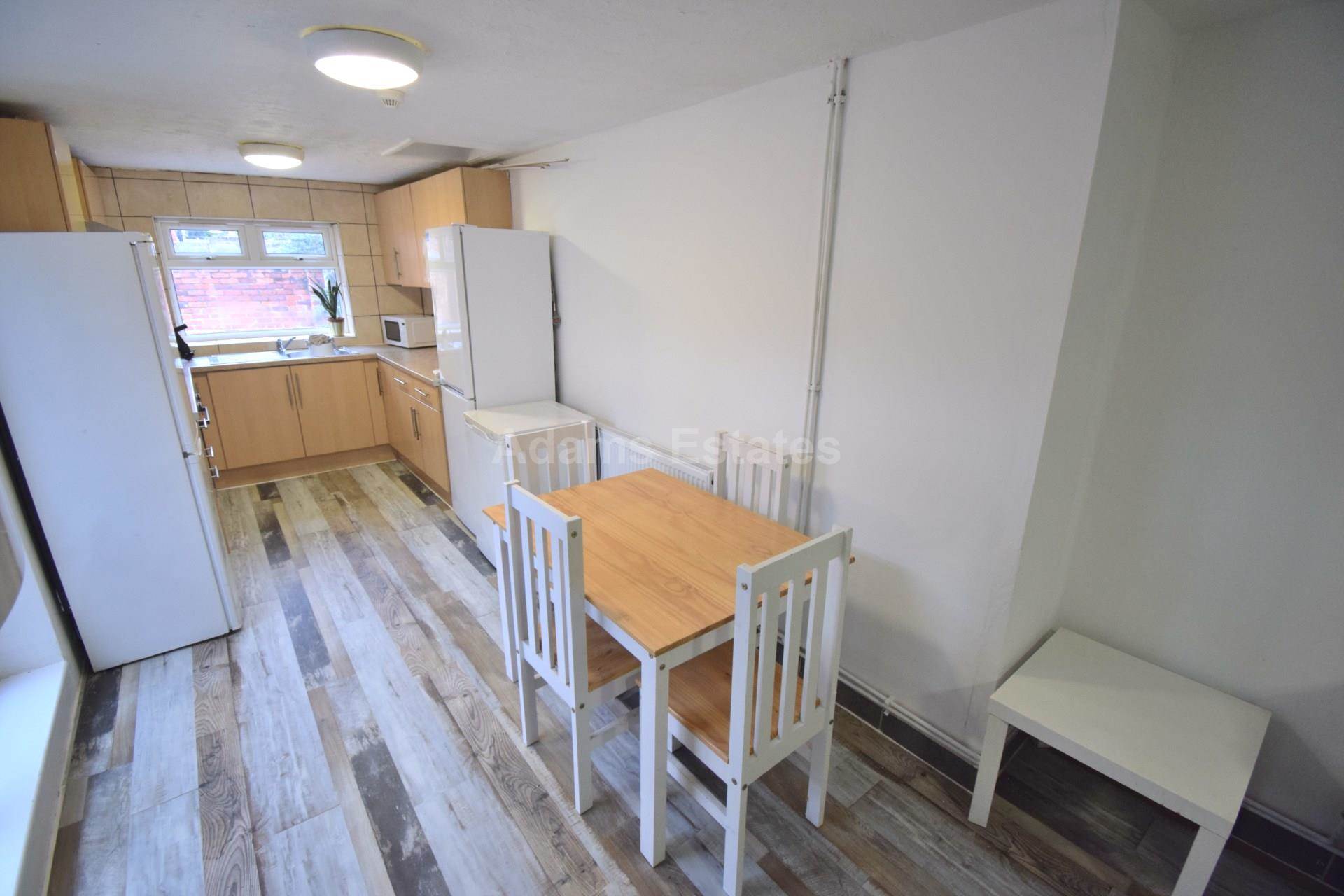 7 bed Mid Terraced House for rent in Reading. From Student Holmes - University Office 7 bed Mid Terraced House for rent in Reading. From Student Holmes - University Office