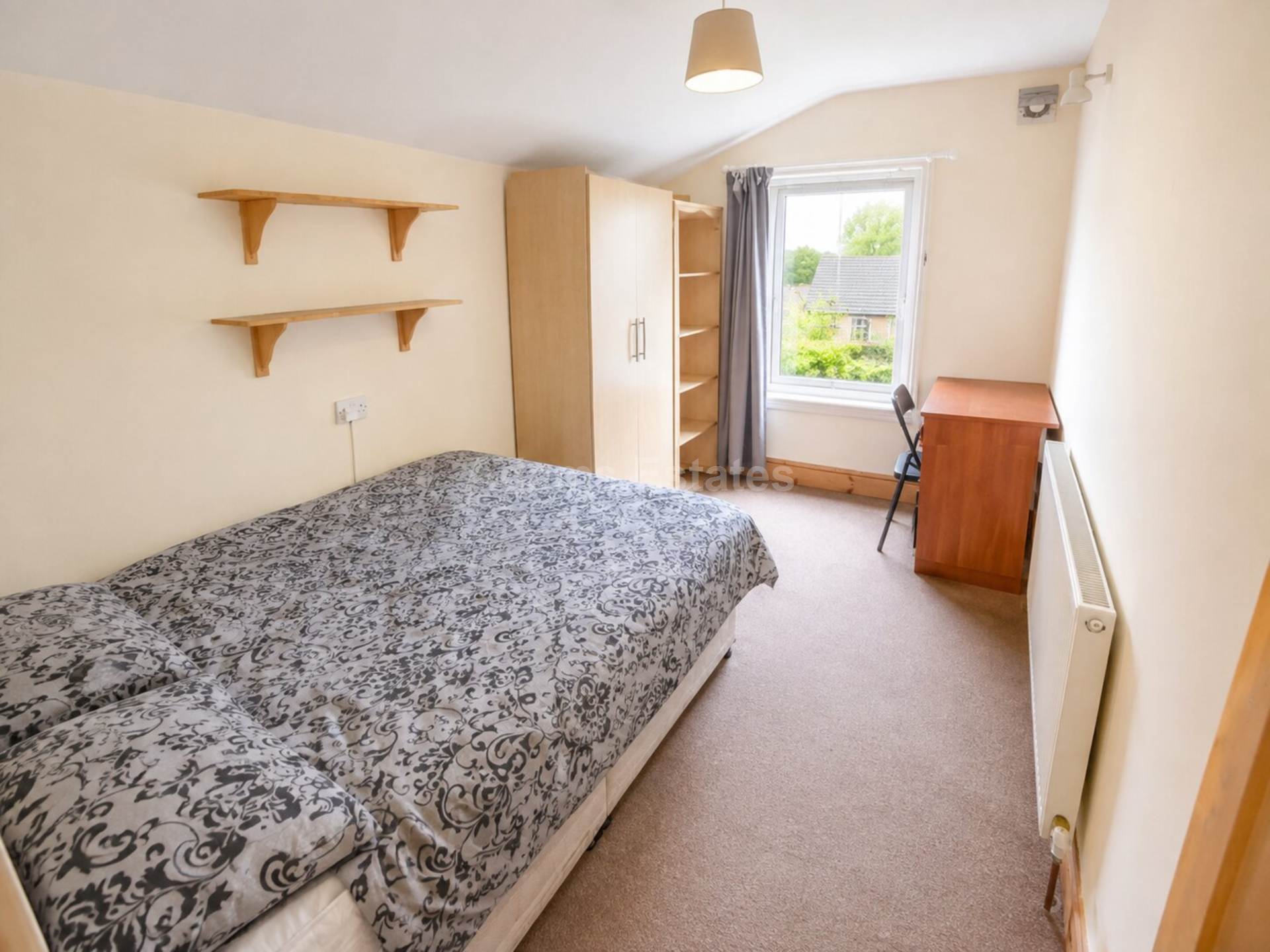 4 bed Mid Terraced House for rent in Reading. From Student Holmes - University Office