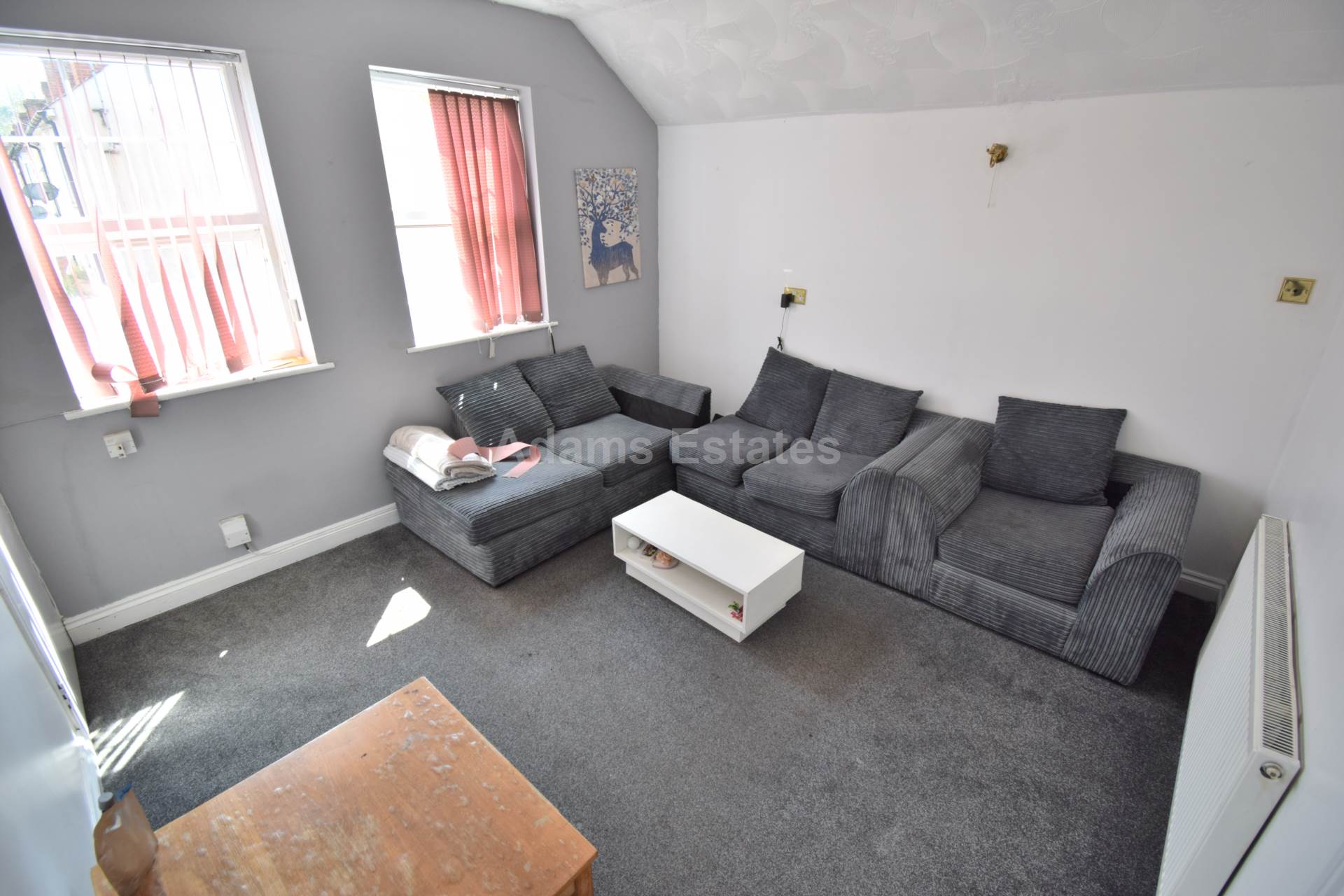 6 bed Mid Terraced House for rent in Reading. From Student Holmes - University Office