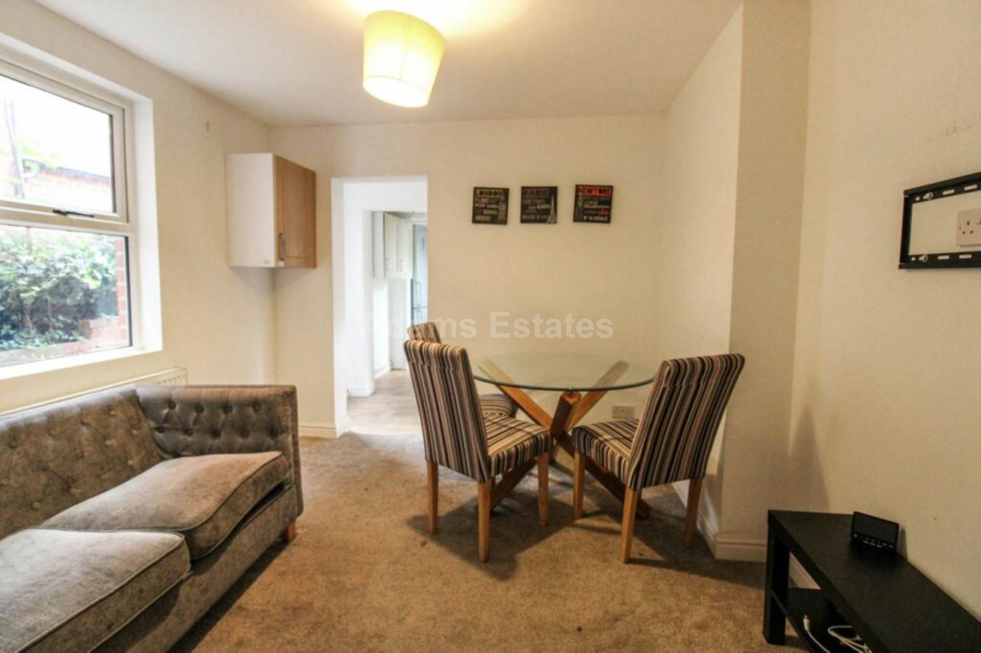 5 bed Mid Terraced House for rent in Reading. From Student Holmes - University Office