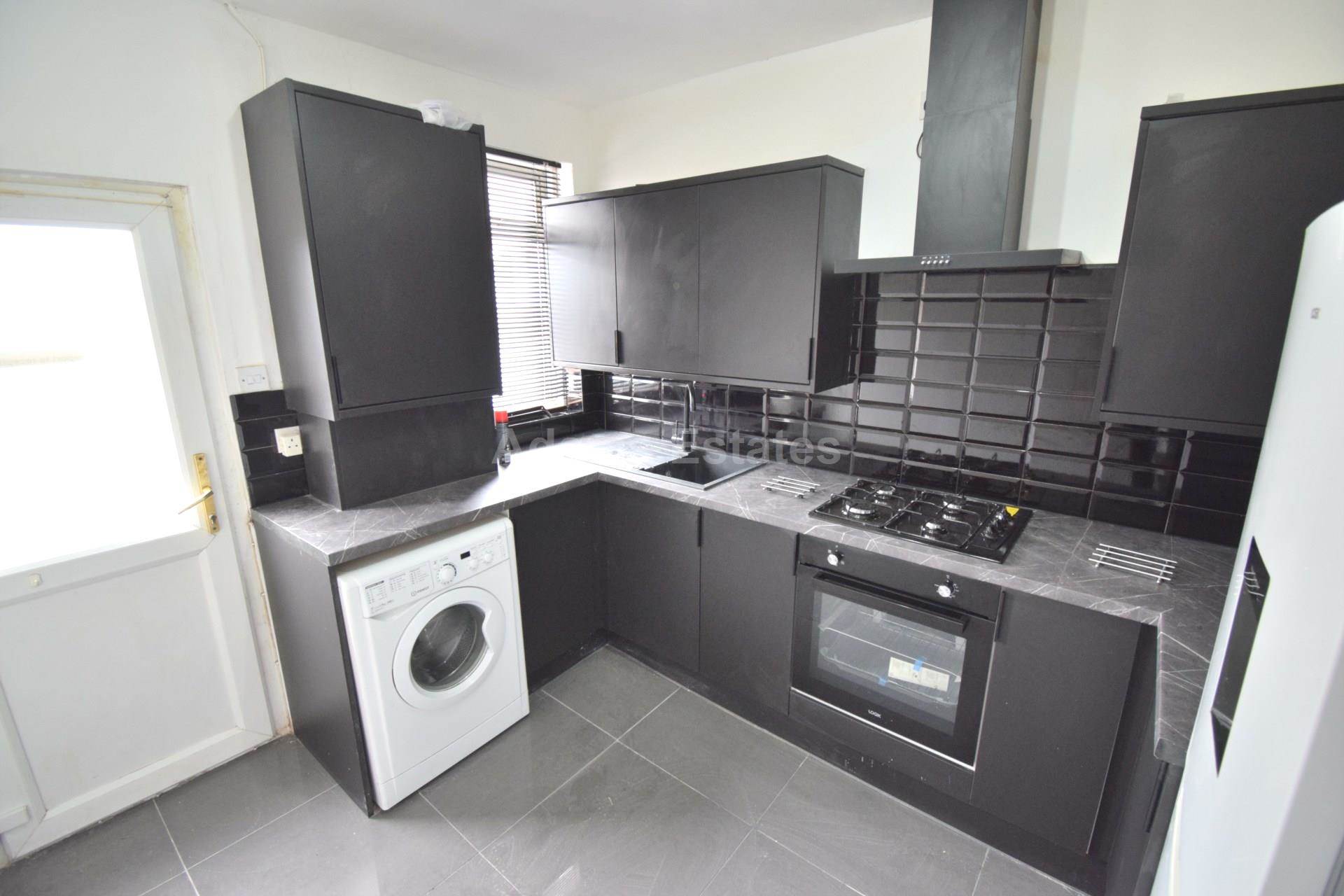 3 bed 1st Floor Flat for rent in Reading. From Student Holmes - University Office