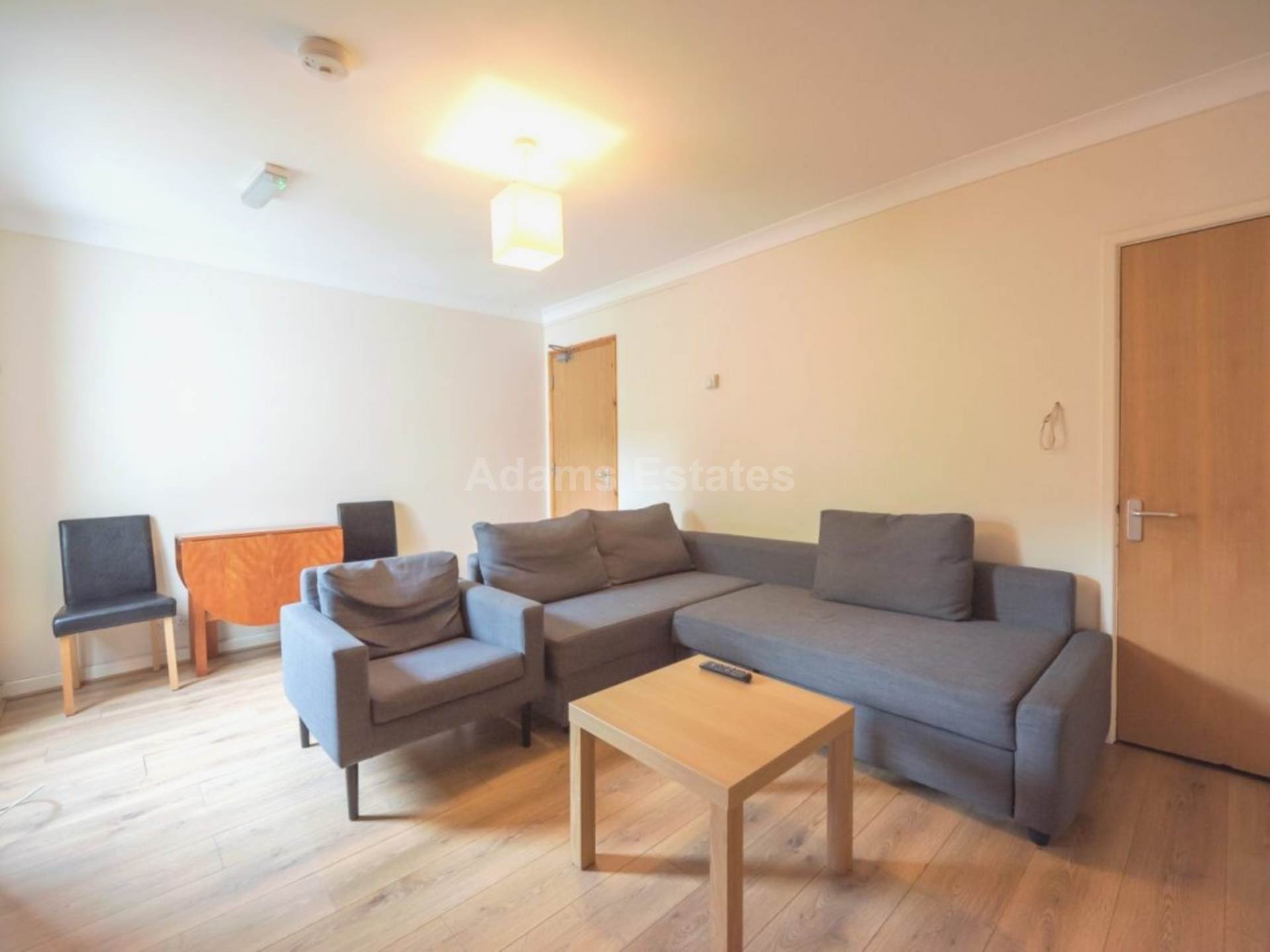 5 bed End of Terrace for rent in Reading. From Student Holmes - University Office 5 bed End of Terrace for rent in Reading. From Student Holmes - University Office