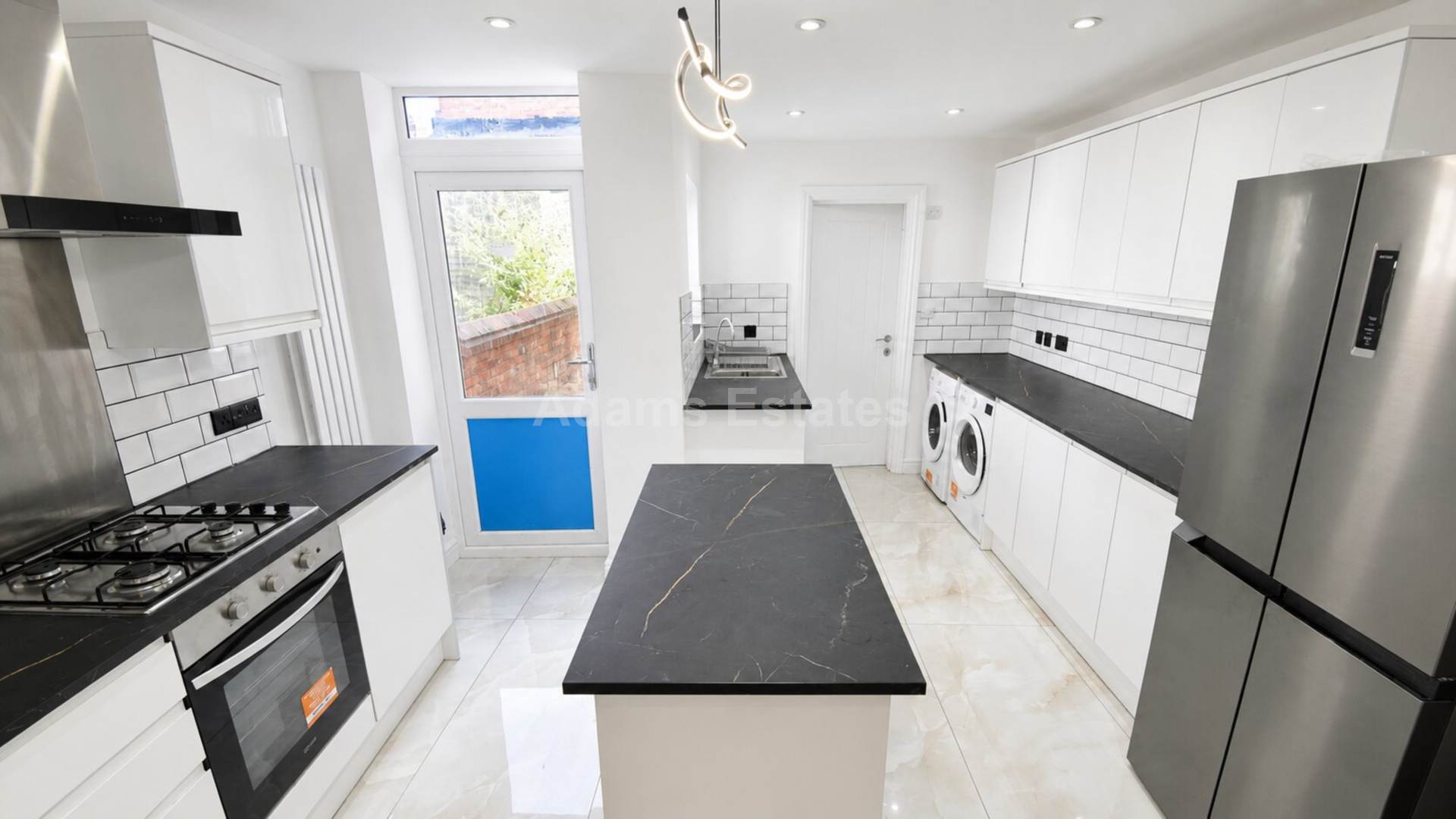 5 bed Mid Terraced House for rent in Reading. From Student Holmes - University Office