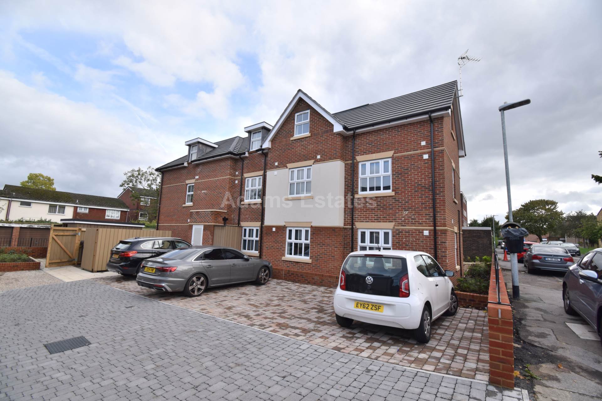 1 bed 1st Floor Flat for rent in Reading. From Student Holmes - University Office 1 bed 1st Floor Flat for rent in Reading. From Student Holmes - University Office