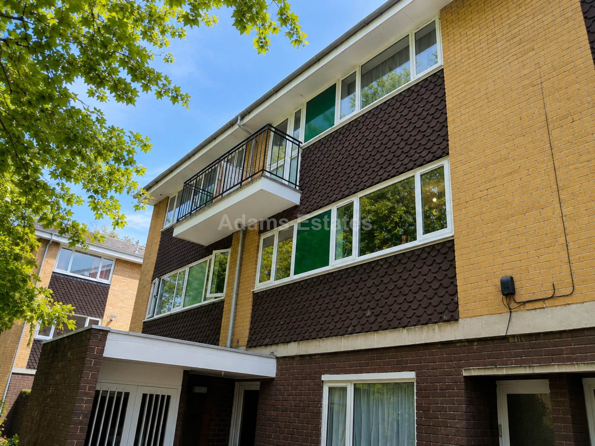 3 bed 1st Floor Flat for rent in Reading. From Student Holmes - University Office 3 bed 1st Floor Flat for rent in Reading. From Student Holmes - University Office