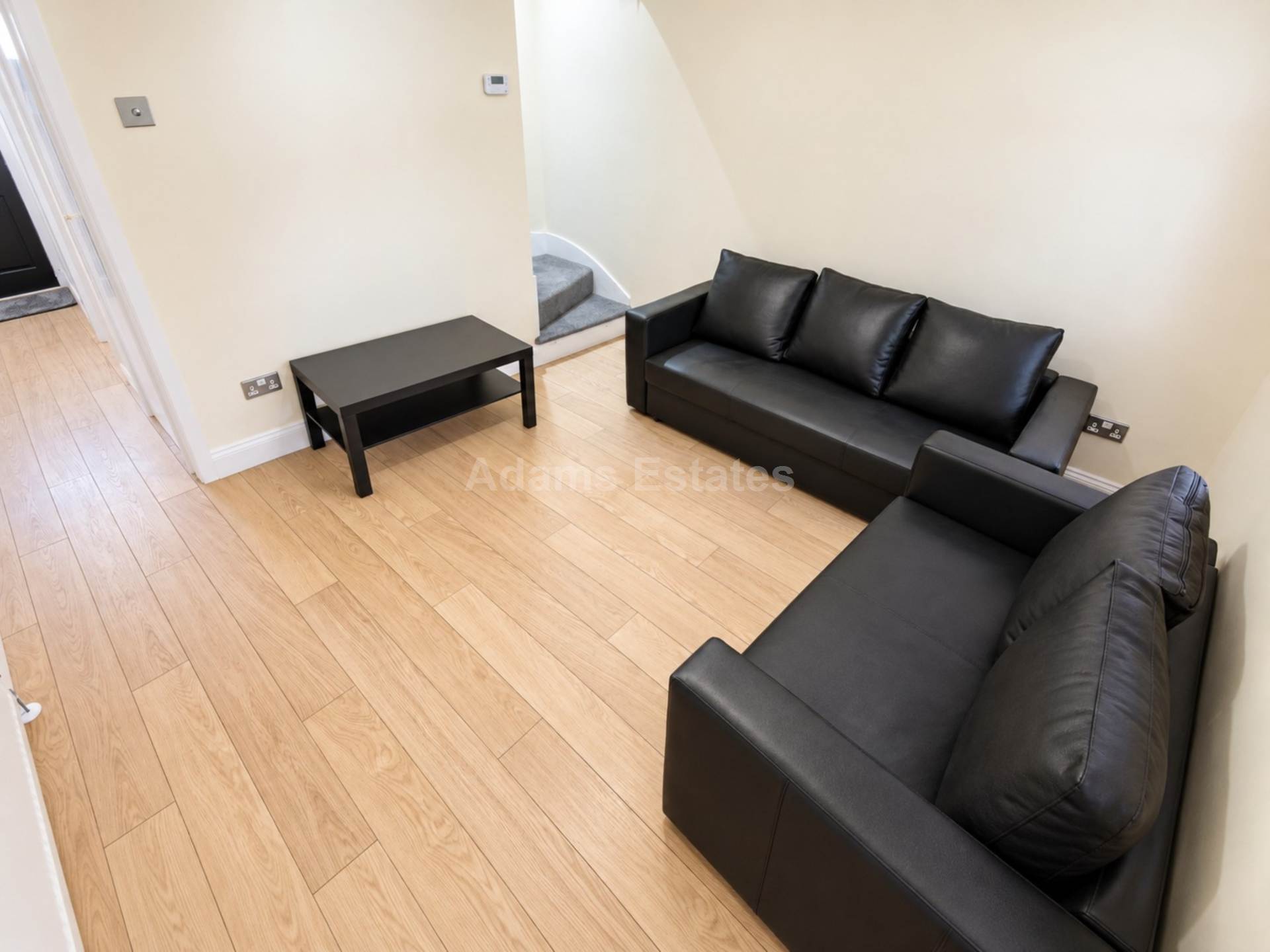 4 bed Mid Terraced House for rent in Reading. From Student Holmes - University Office