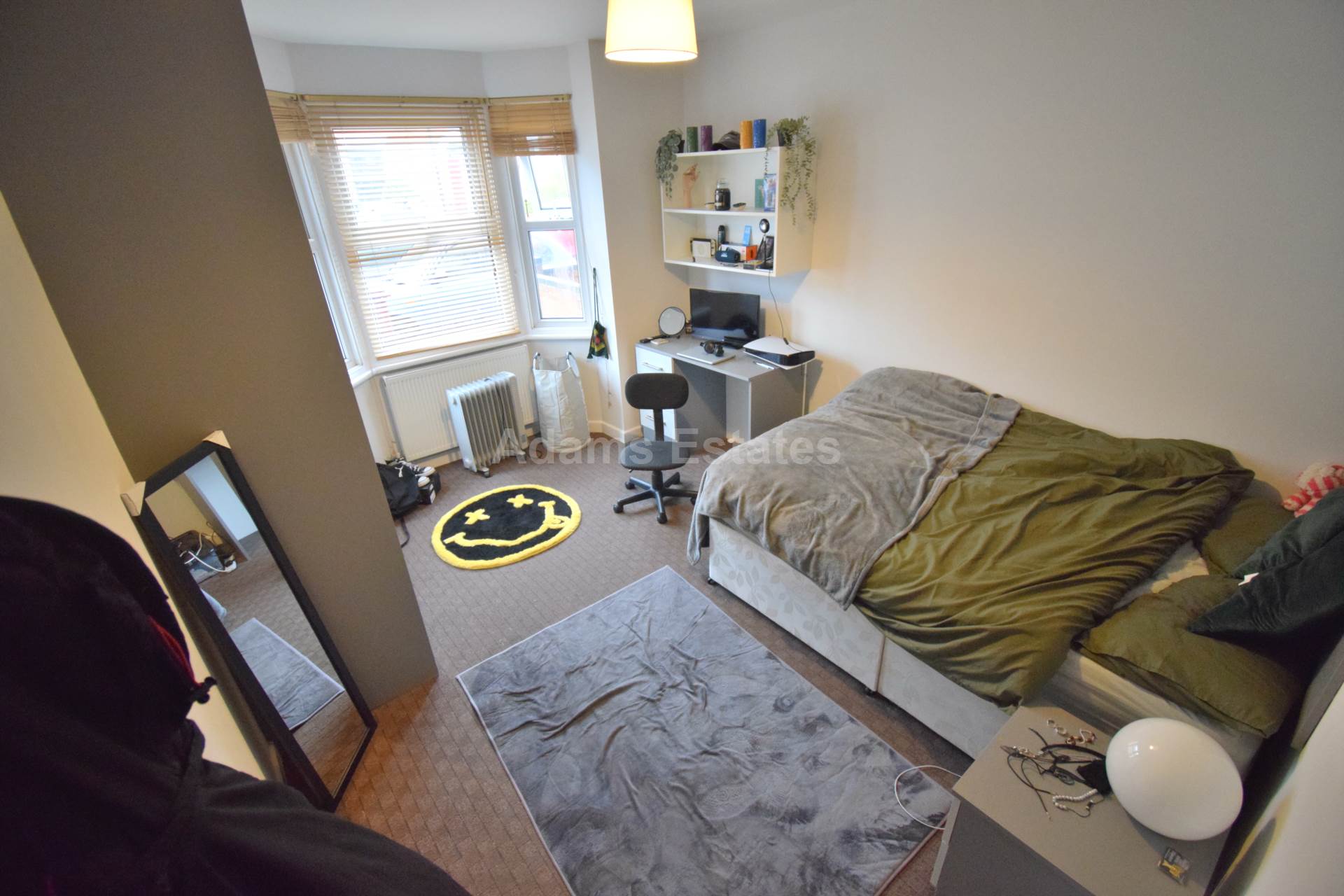 6 bed Mid Terraced House for rent in Reading. From Student Holmes - University Office