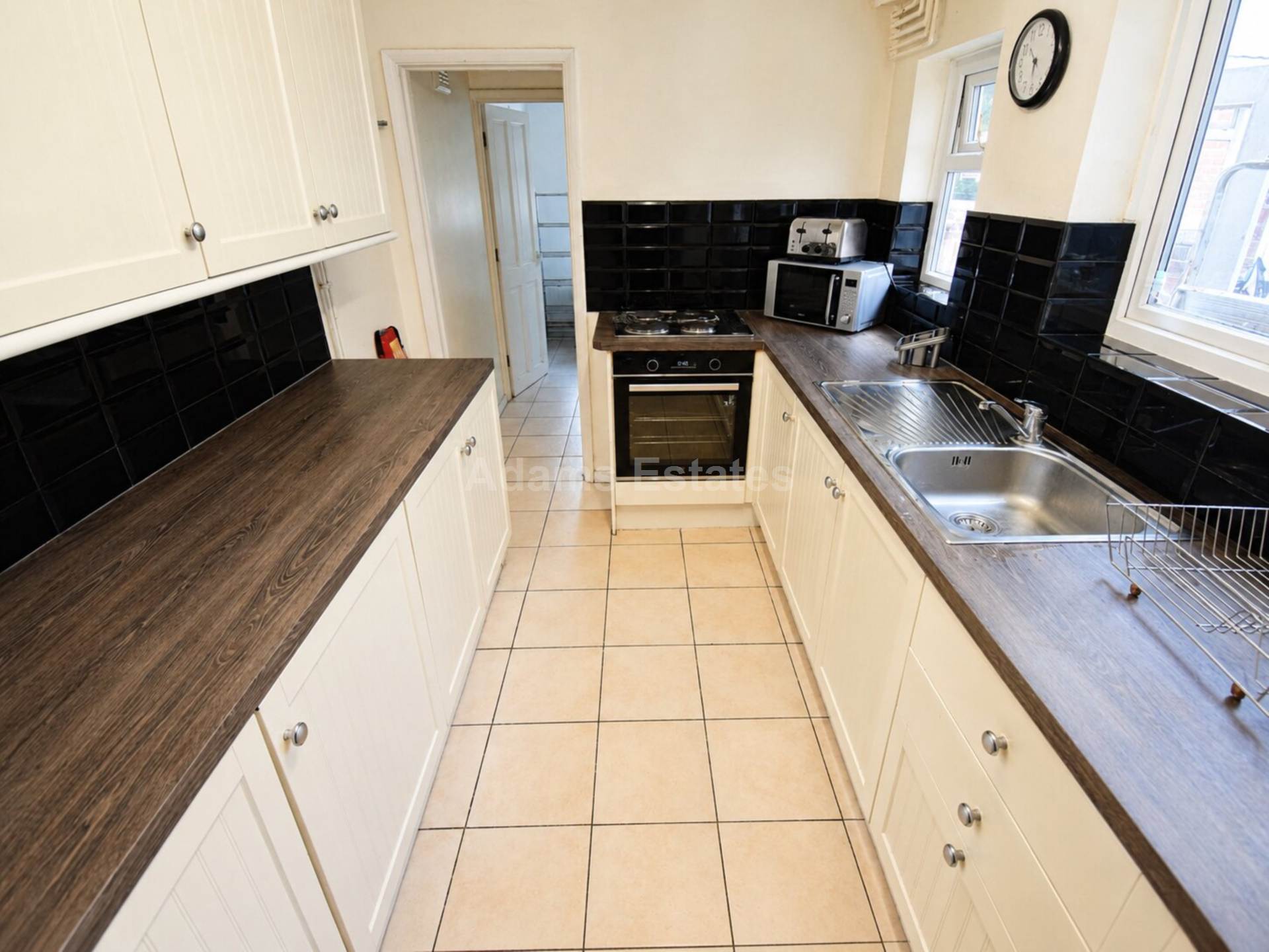 5 bed Mid Terraced House for rent in Reading. From Student Holmes - University Office 5 bed Mid Terraced House for rent in Reading. From Student Holmes - University Office