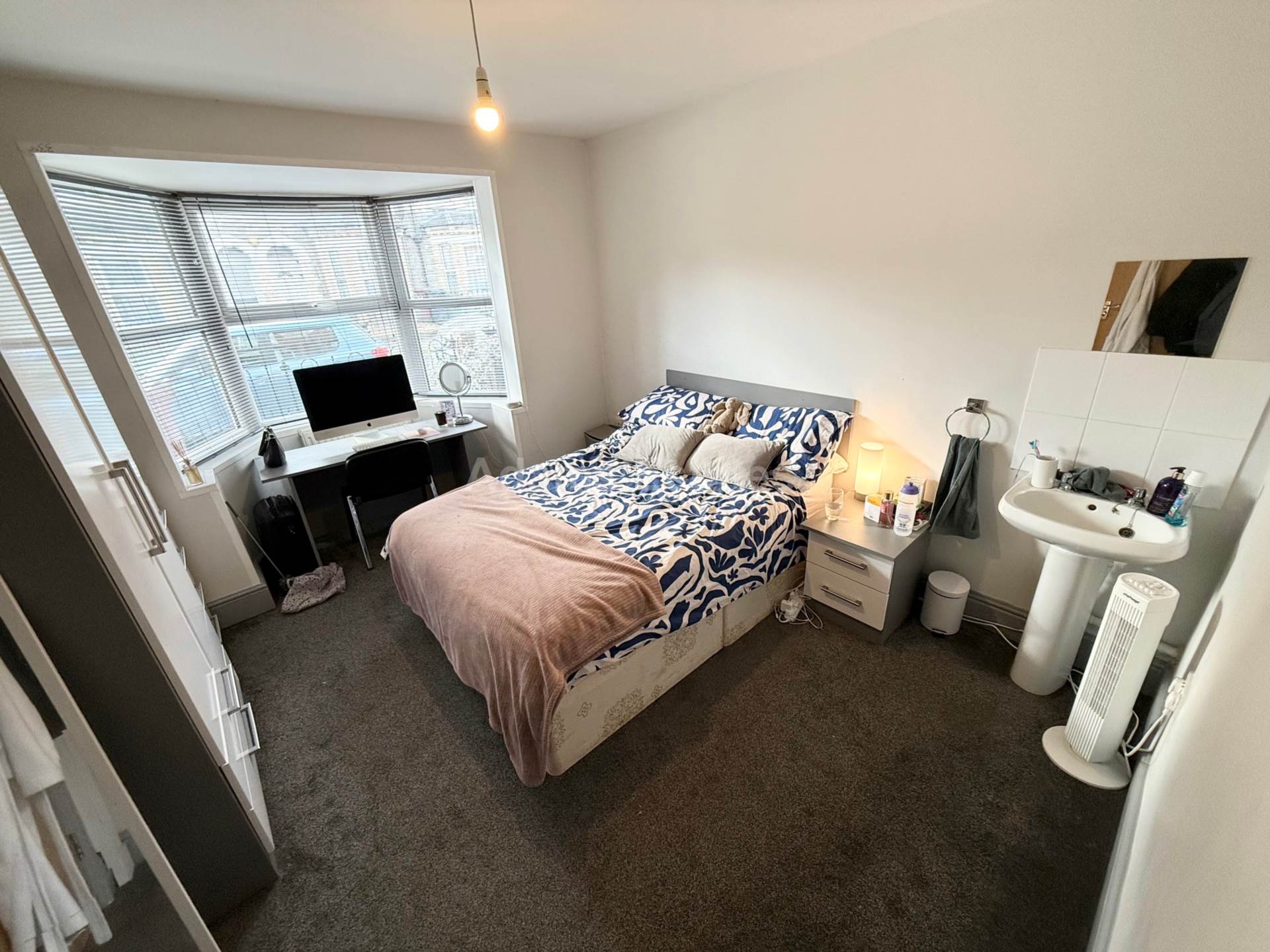 6 bed Mid Terraced House for rent in Reading. From Student Holmes - University Office