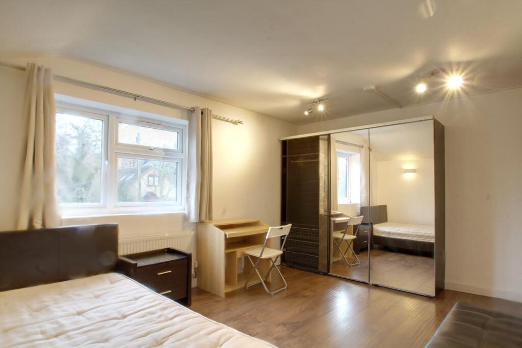4 bed HMO for rent in Denham. From Oakwood Estates - Iver