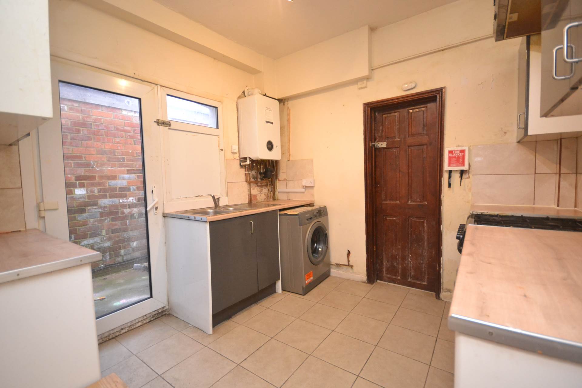 5 bed Mid Terraced House for rent in Reading. From Westgate Students