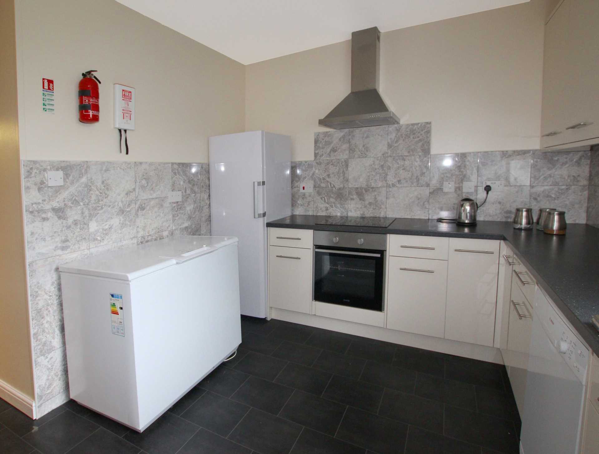 5 bed Mid Terraced House for rent in Reading. From Westgate Students 5 bed Mid Terraced House for rent in Reading. From Westgate Students