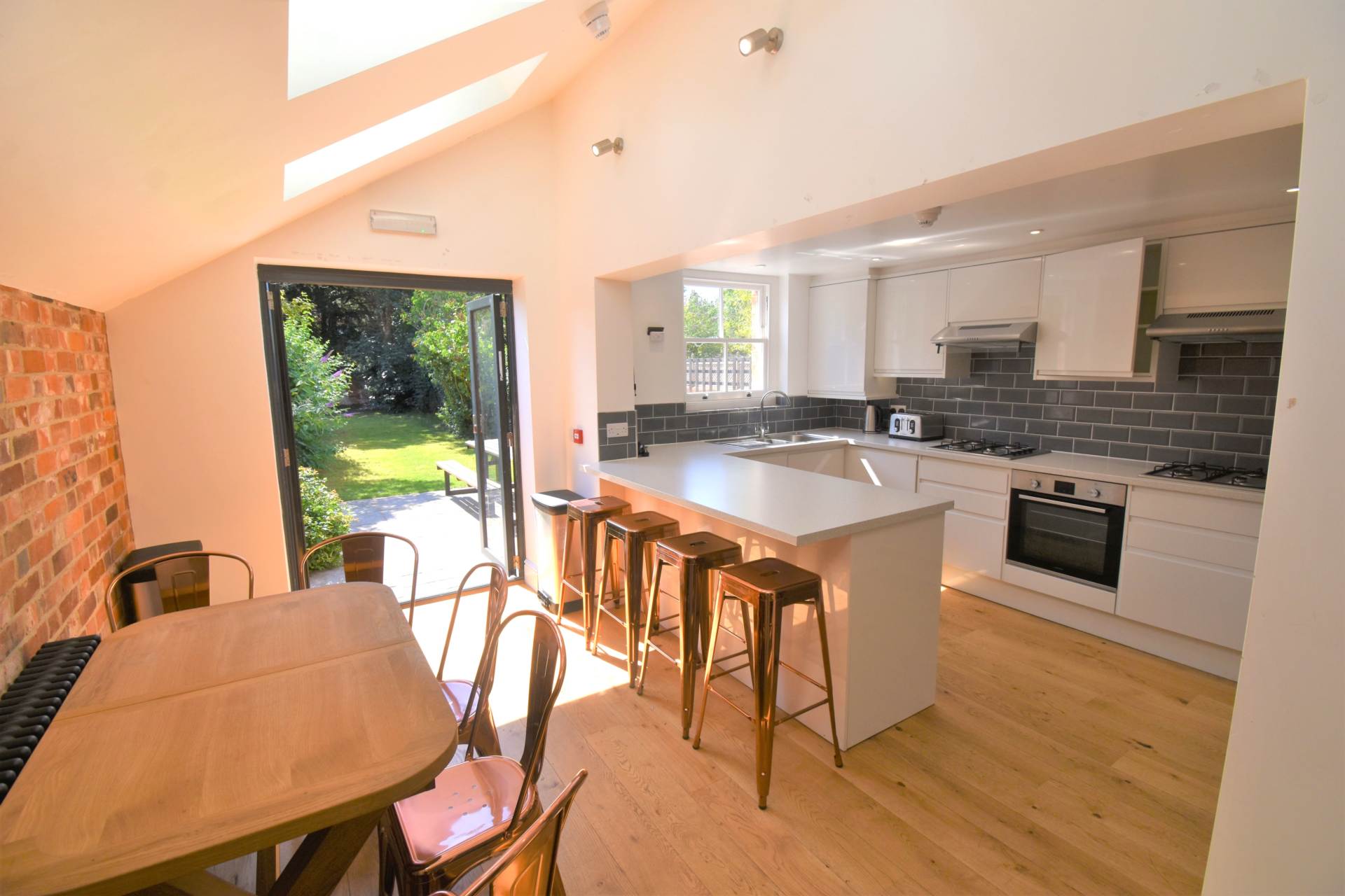 6 bed Mid Terraced House for rent in Reading. From Westgate Students 6 bed Mid Terraced House for rent in Reading. From Westgate Students