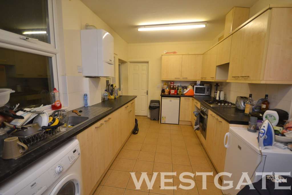 7 bed Mid Terraced House for rent in Reading. From Westgate Students