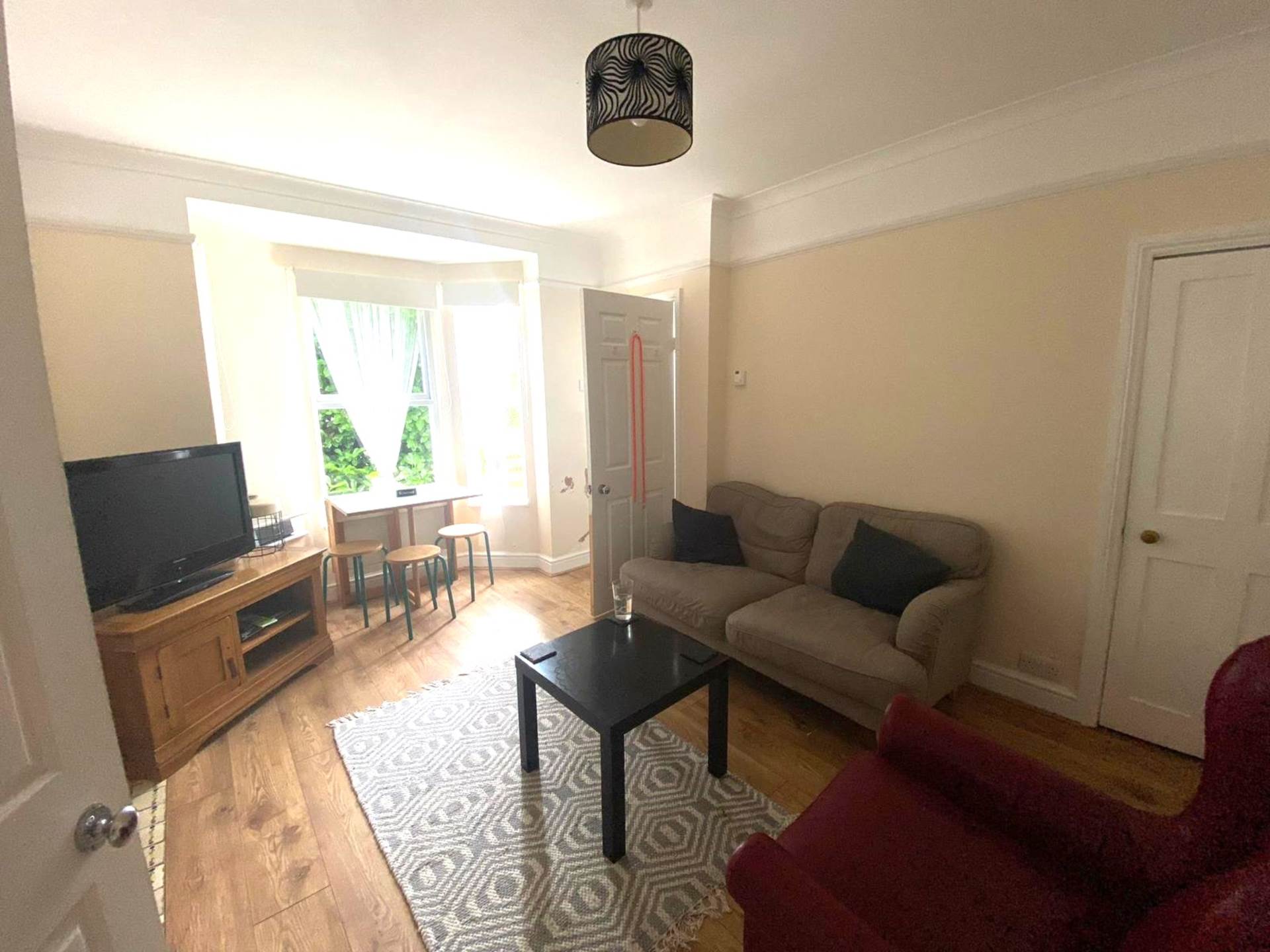 3 bed Mid Terraced House for rent in Reading. From Westgate Students