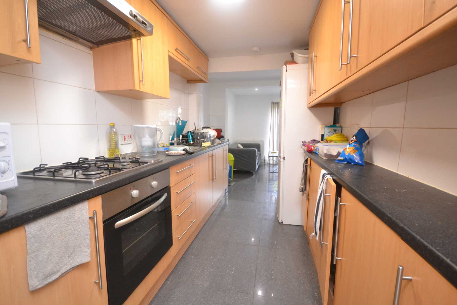 6 bed Mid Terraced House for rent in Reading. From Westgate Students