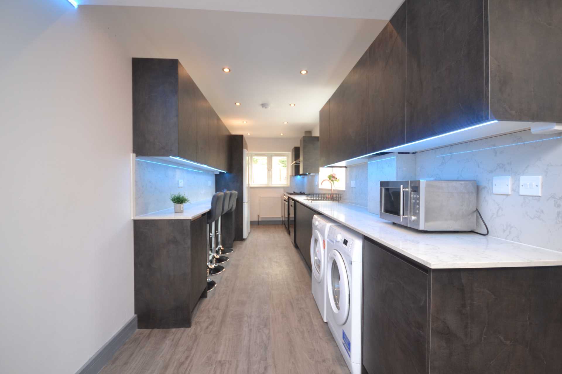 6 bed Mid Terraced House for rent in Reading. From Westgate Students