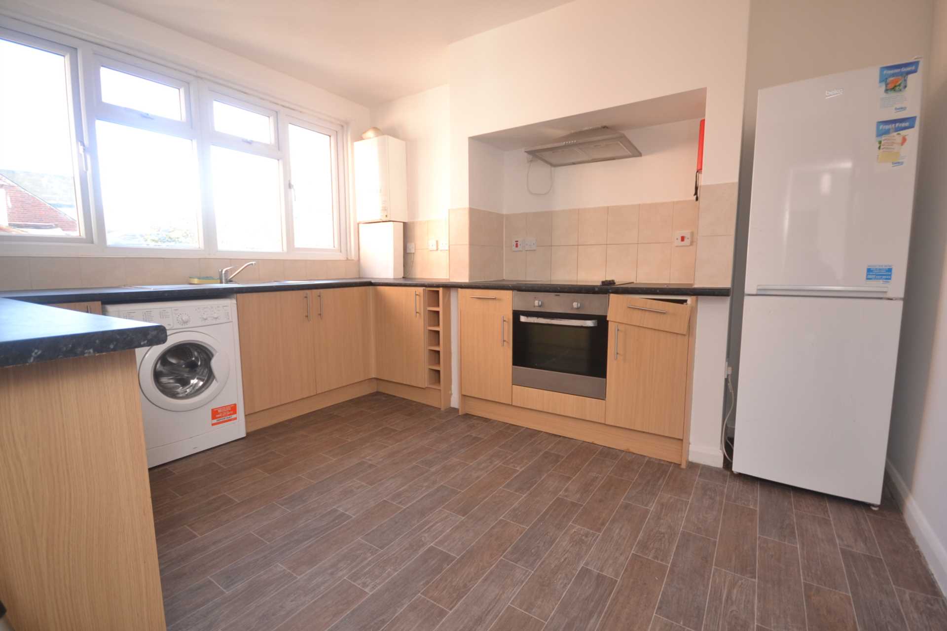 3 bed Mid Terraced House for rent in Reading. From Westgate Students