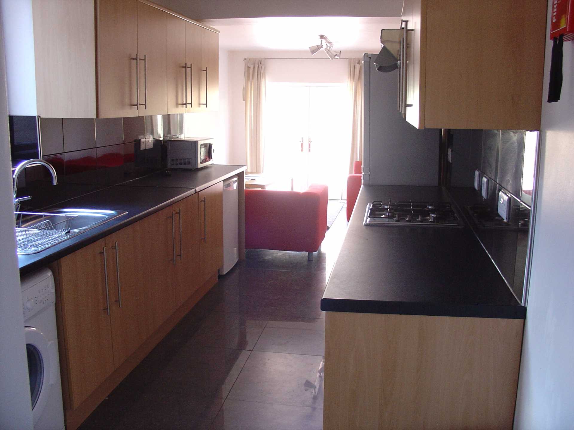 6 bed Mid Terraced House for rent in Reading. From Westgate Students