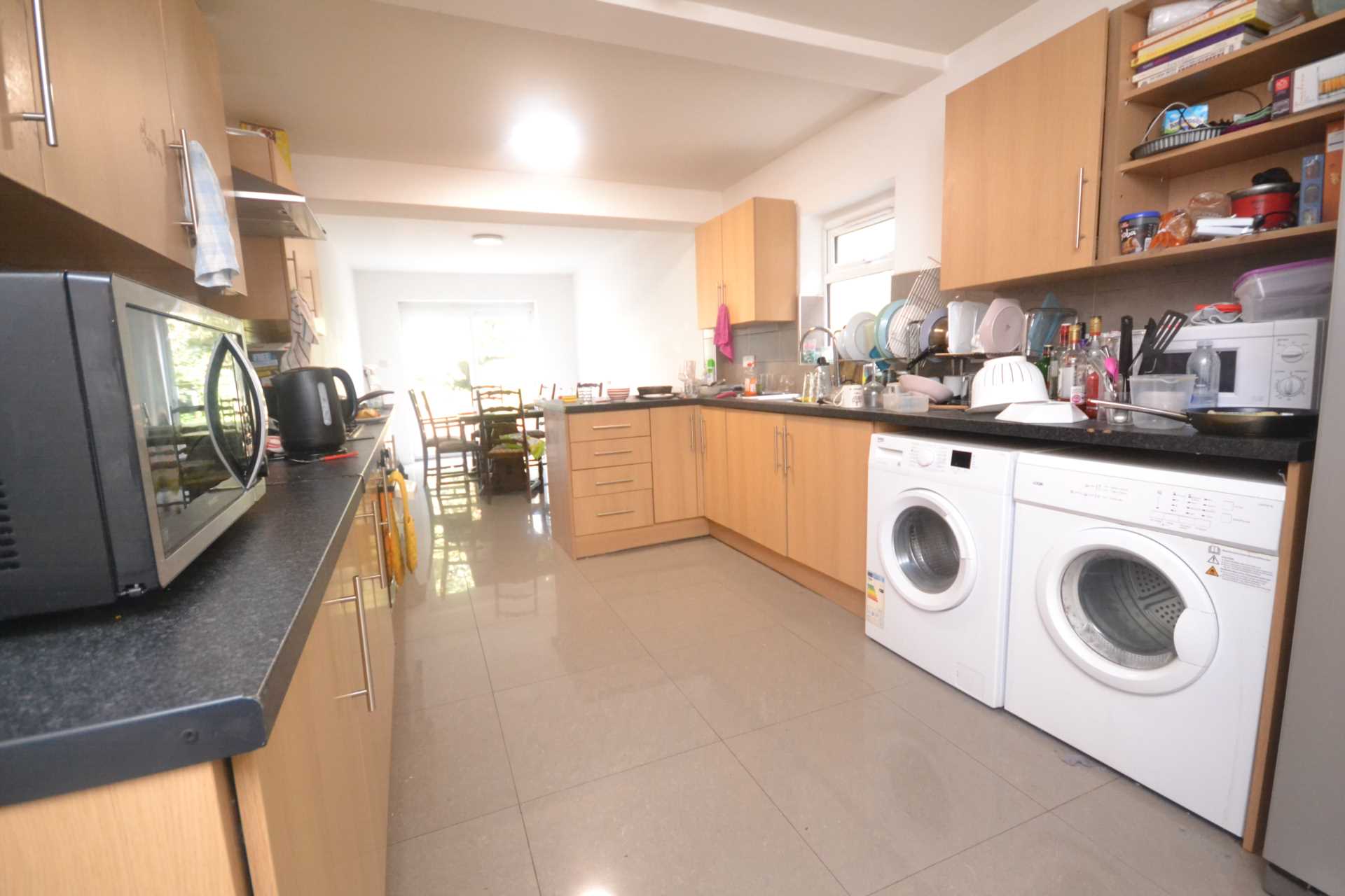 6 bed Mid Terraced House for rent in Reading. From Westgate Students